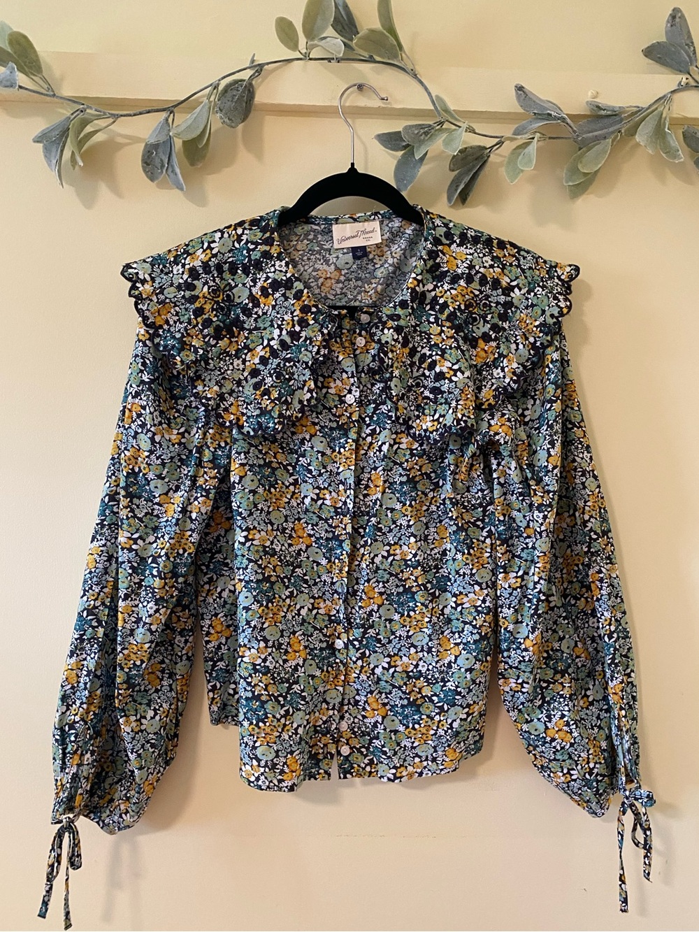 Universal Thread Bib Collar Floral Blouse